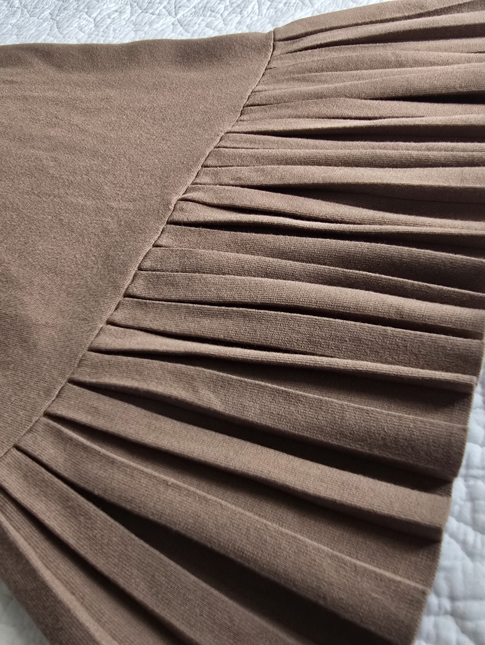 Club Monaco Slim Pleated Hem Knit Taupe Midi Pencil Skirt - Picture 3 of 10